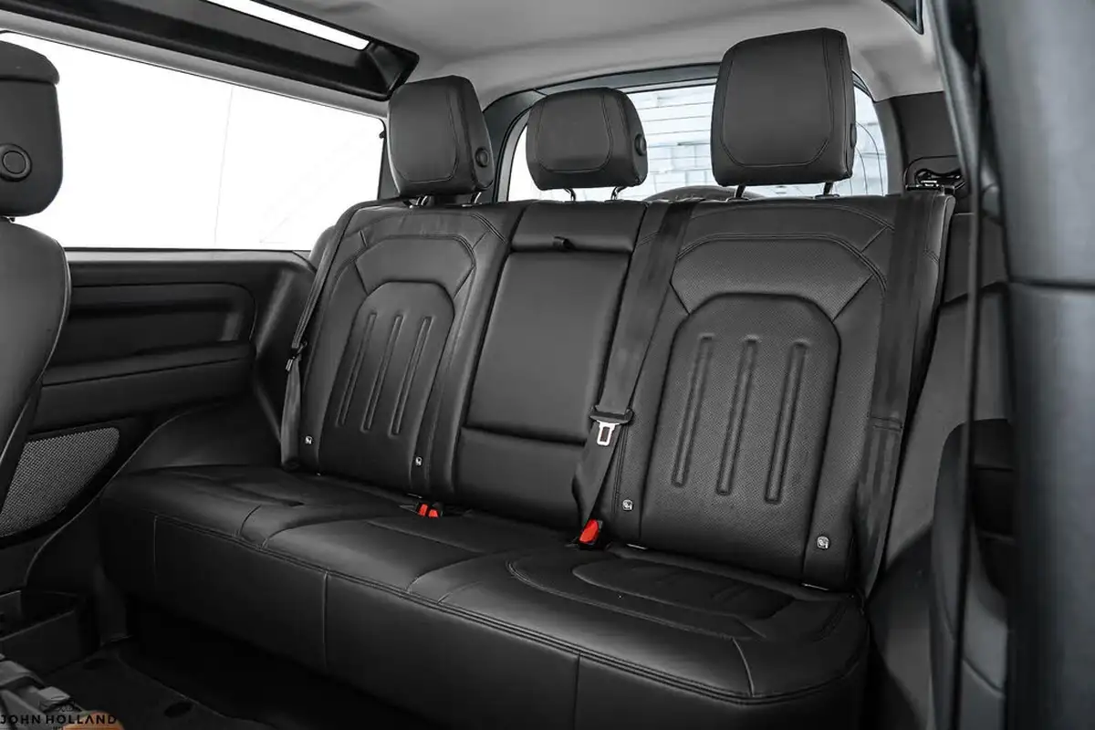 2021-land-rover-90-defender-30-d250-hse-big-23