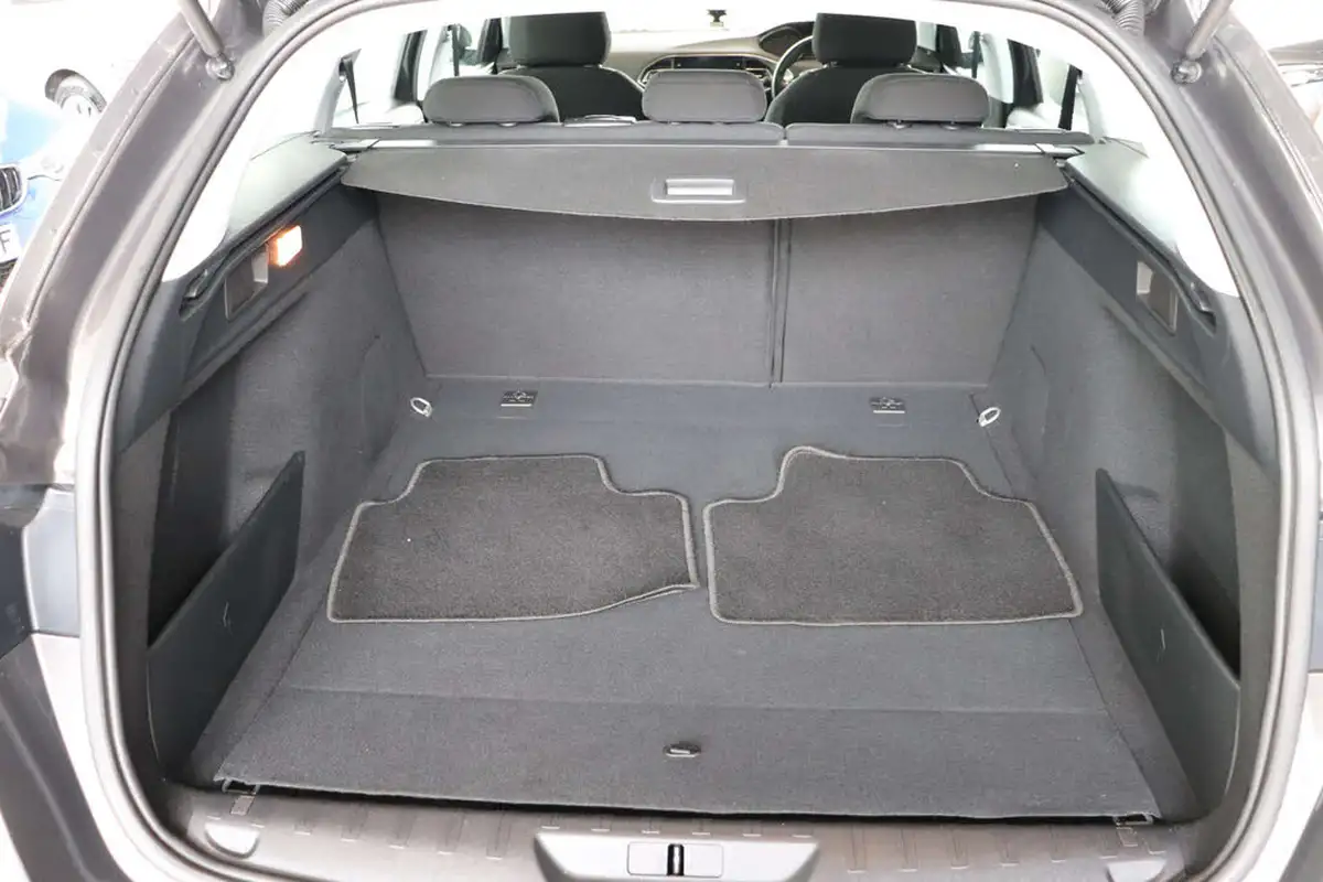 2018-peugeot-308-sw-15-bluehdi-active-15-bluehdi-130bhp-big-55
