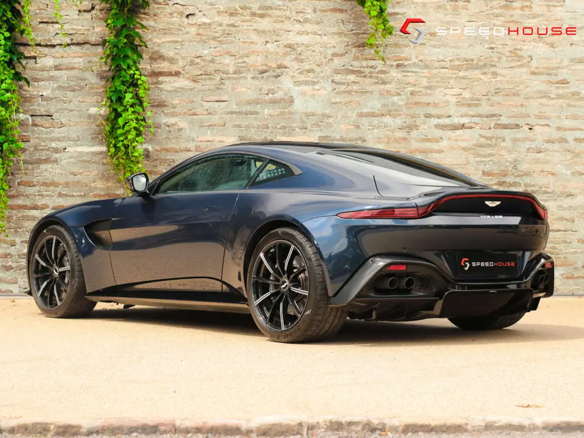 2019-aston-martin-vantage-40-v8-vantage-big-6