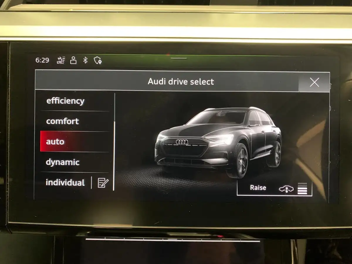 2022-audi-e-tron-50e-technik-station-wagon-big-20