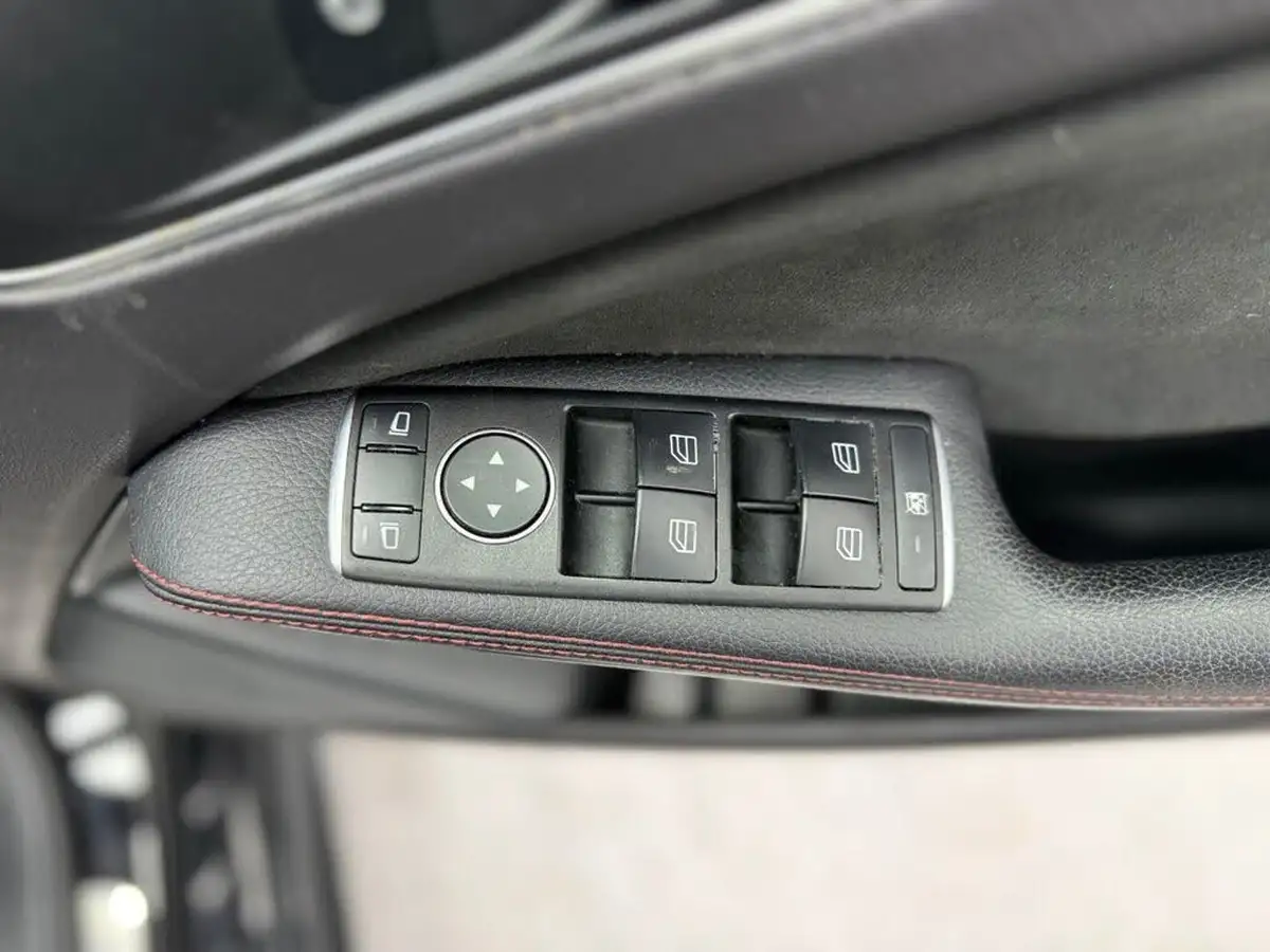 2017-mercedes-benz-a-class-15d-a180d-amg-line-ss-7g-dct-big-25