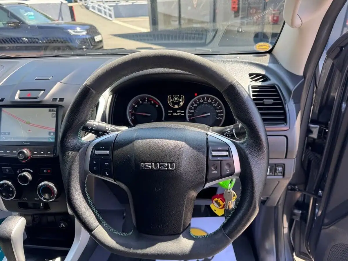 2019-isuzu-d-max-19td-yukon-nav-double-pickup-auto-big-8