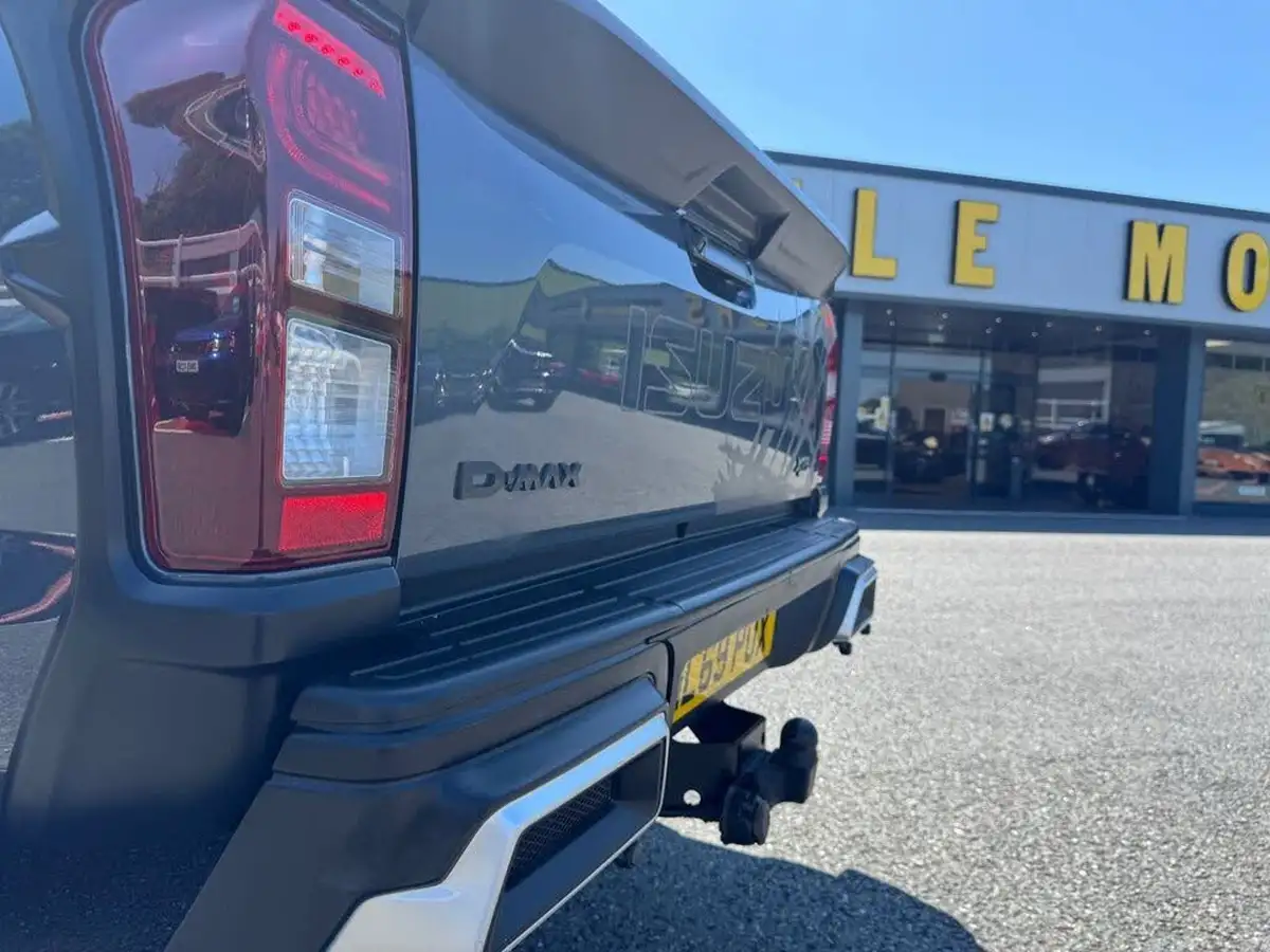 2019-isuzu-d-max-19td-yukon-nav-double-pickup-auto-big-32