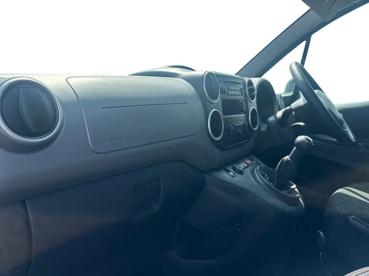 2018-peugeot-partner-big-7