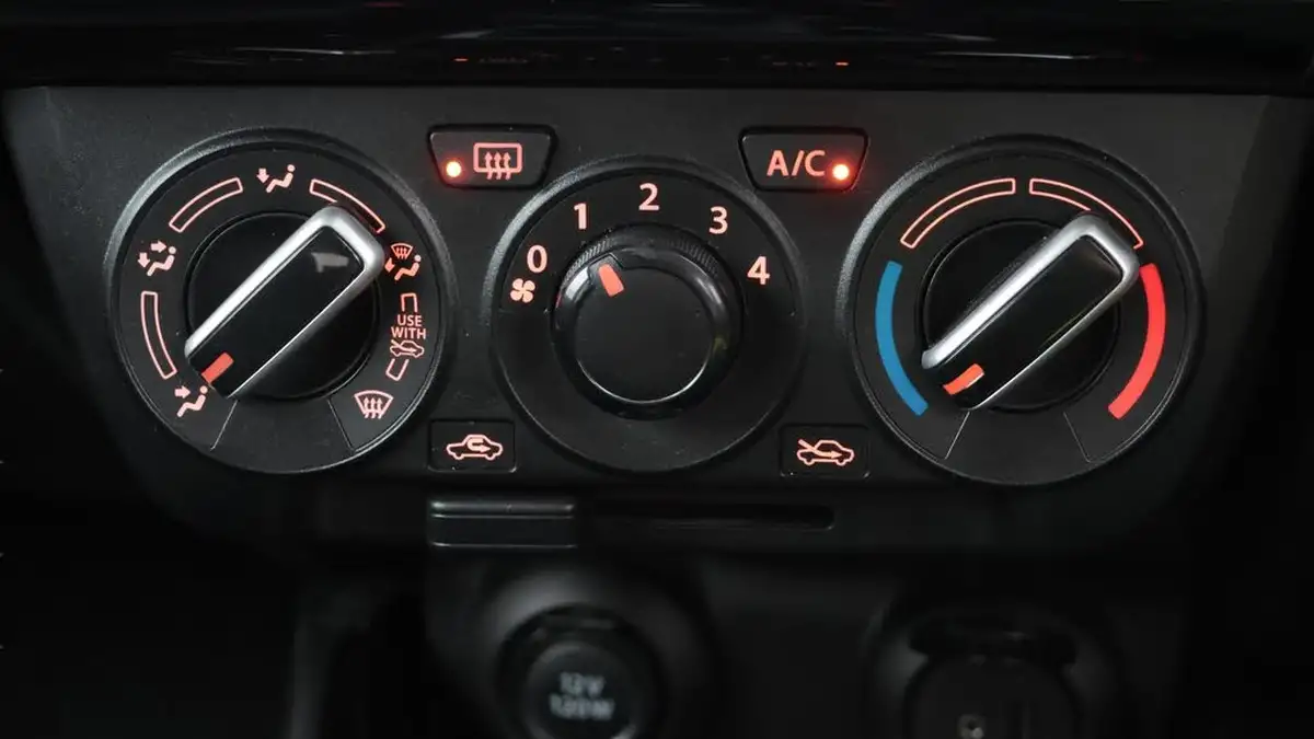 2024-suzuki-swift-12-dualjet-sz-l-big-12