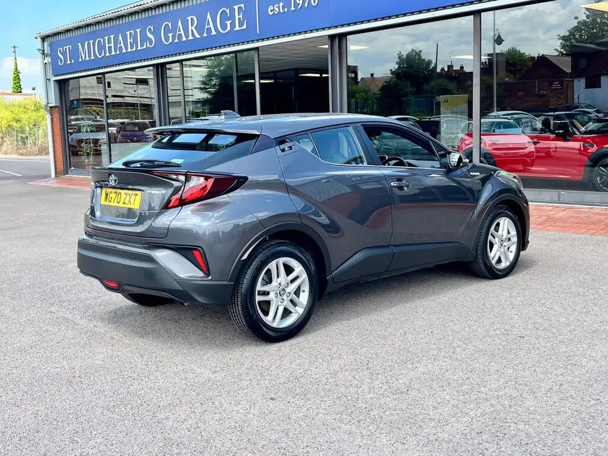2021-toyota-c-hr-18-vvt-i-icon-big-7