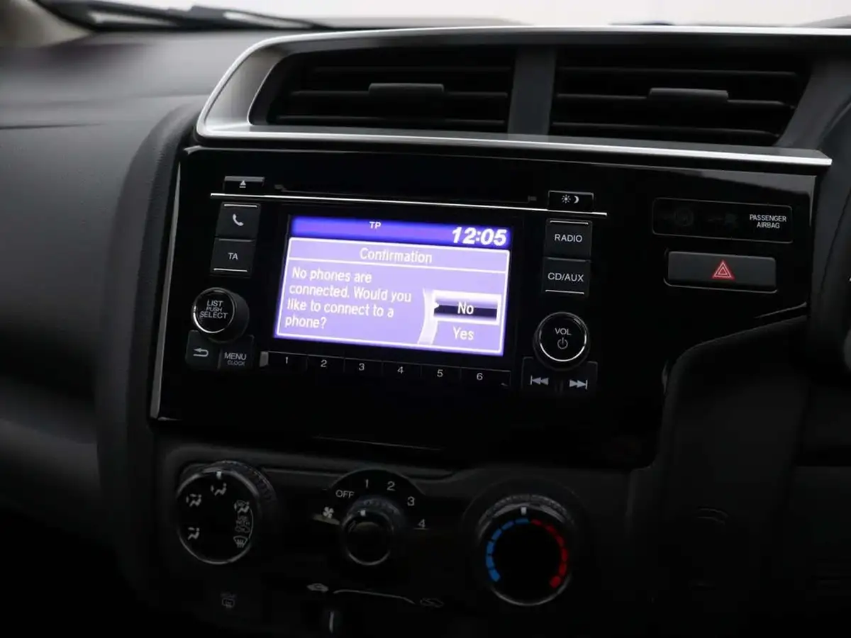 2019-honda-jazz-13-i-vtec-s-big-24