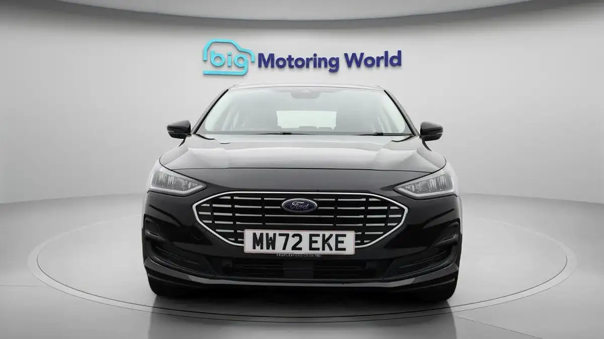 2023-ford-focus-10t-titanium-125ps-hatchback-big-2