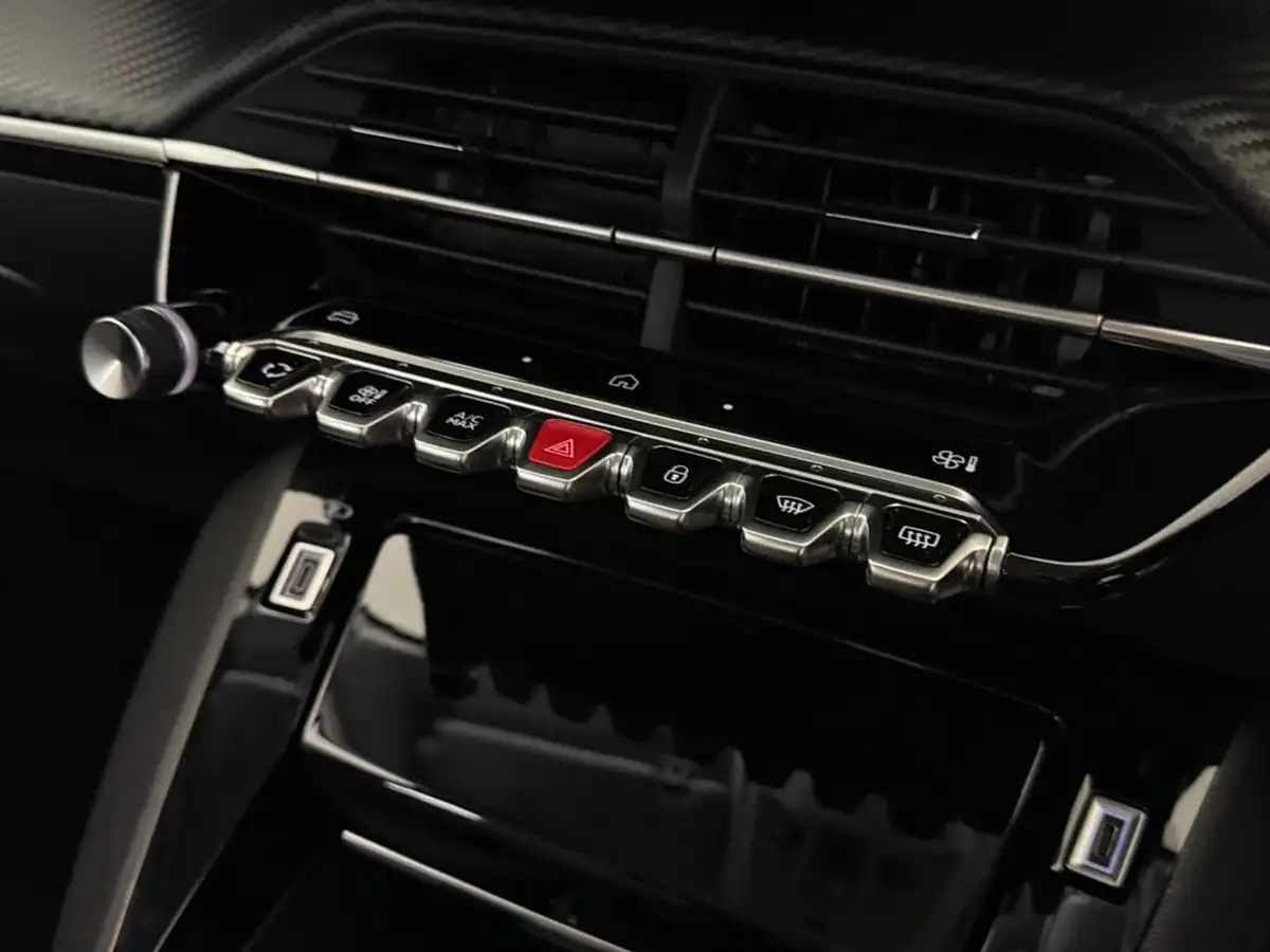 2024-peugeot-208-12-puretech-allure-big-37