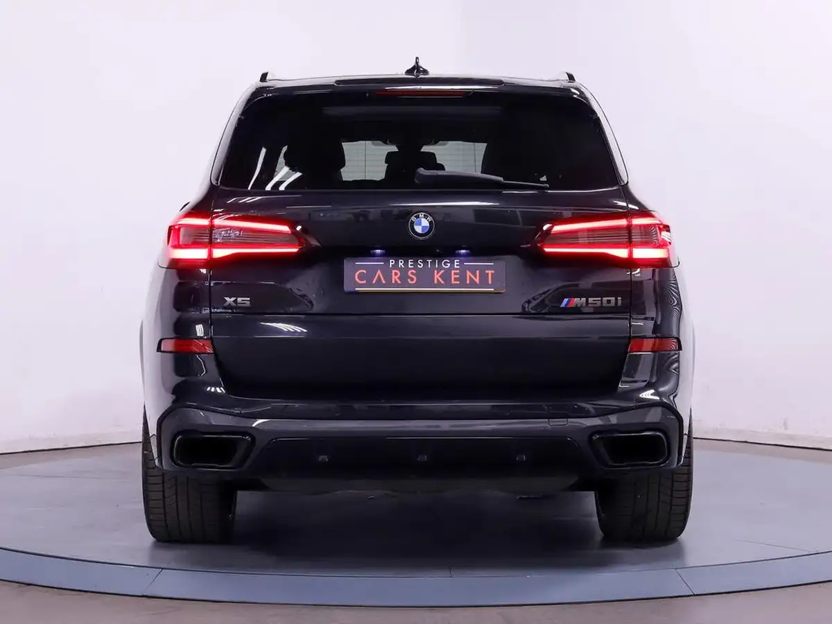 2021-bmw-x5-44-m50i-big-10