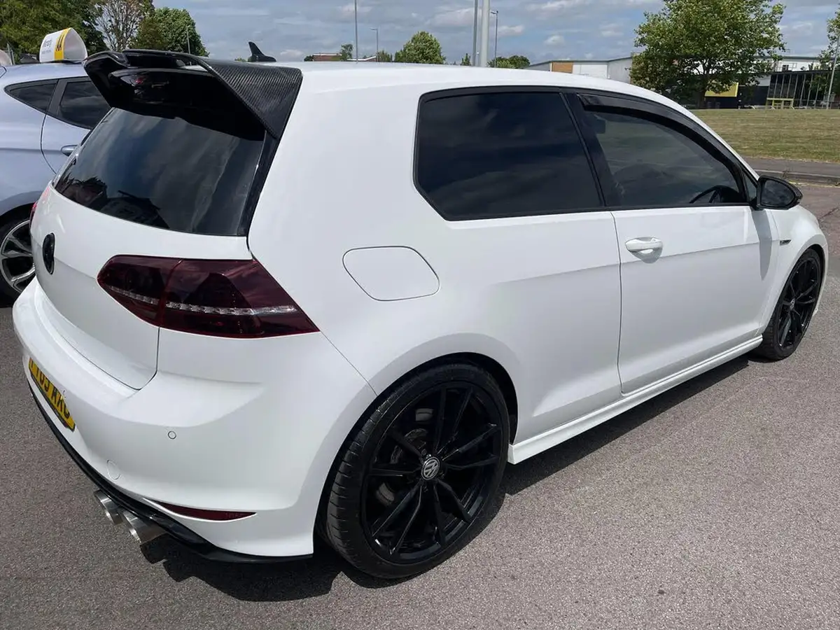 2016-volkswagen-golf-20-tsi-r-4x4-bmtss-hatchback-3d-dsg-big-18