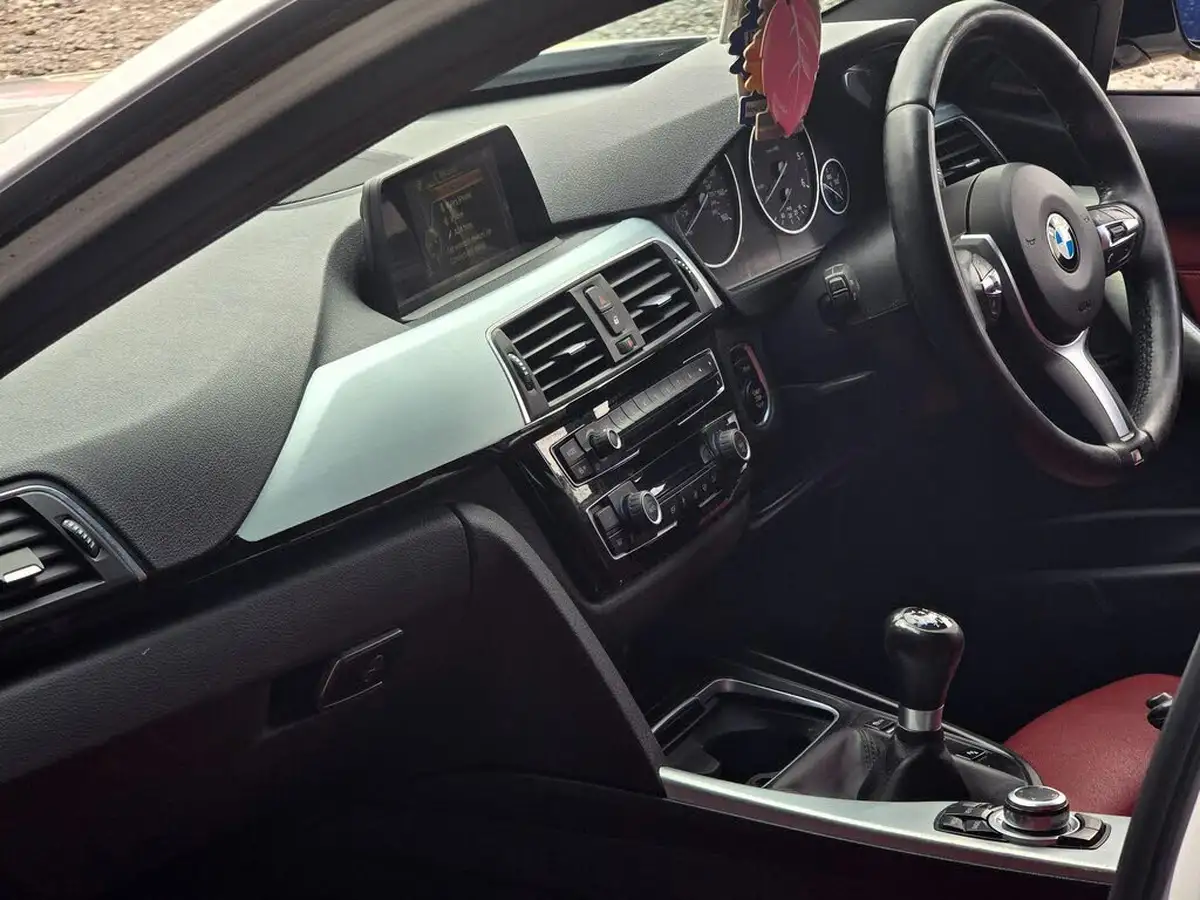 2016-bmw-3-series-20td-318d-m-sport-saloon-4d-big-15