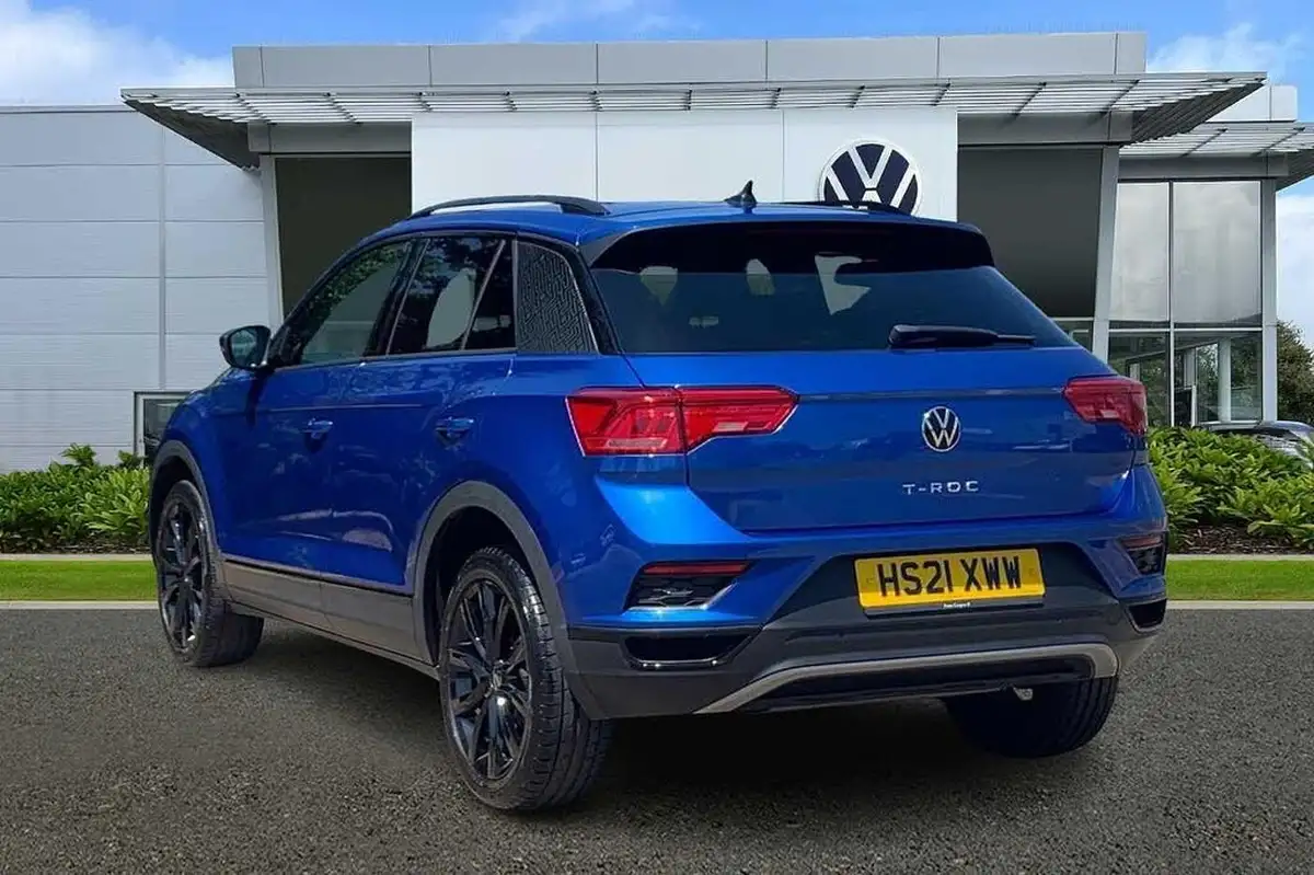2021-volkswagen-t-roc-15-tsi-black-edition-big-2