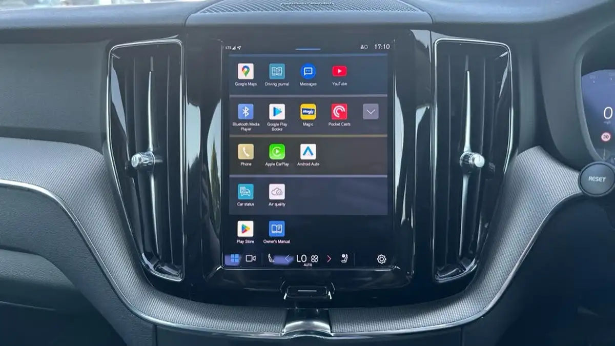 2022-volvo-xc60-20-b5-plus-big-35