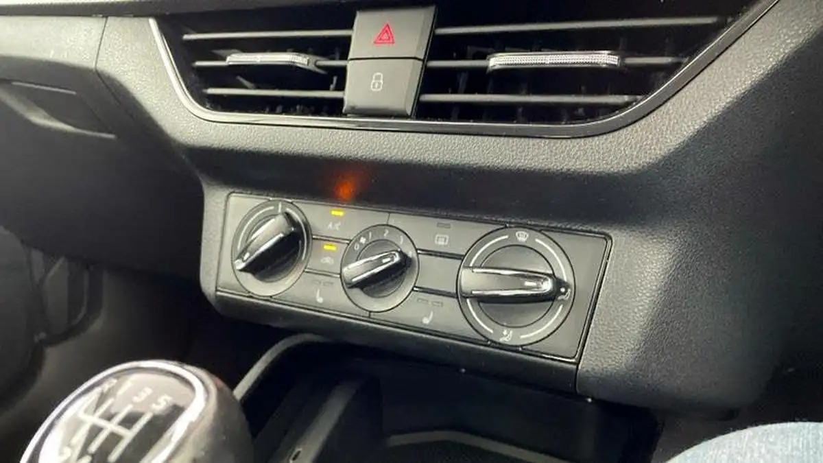 2021-skoda-kamiq-10-tsi-se-109ps-big-24