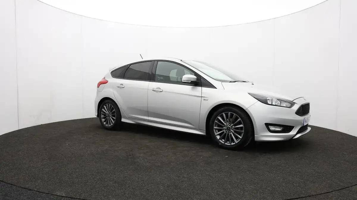 2018-ford-focus-10t-st-line-140ps-hatchback-big-48