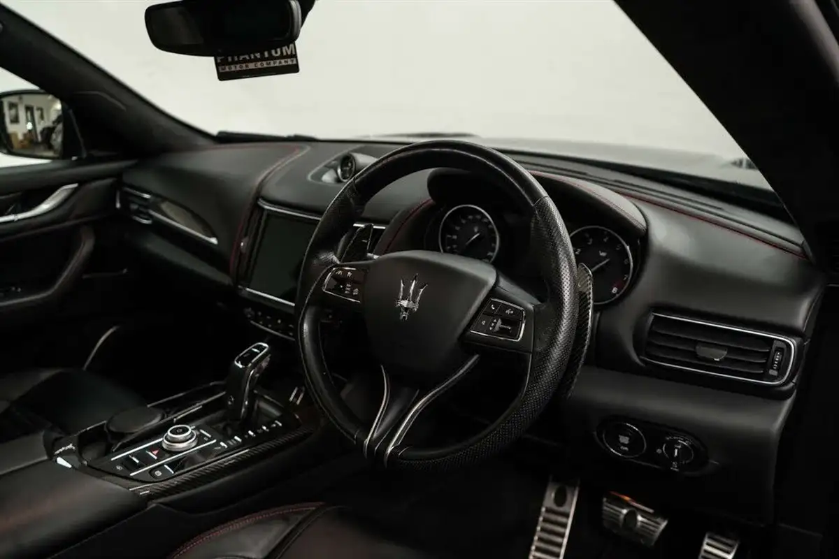 2021-maserati-levante-38-trofeo-big-15