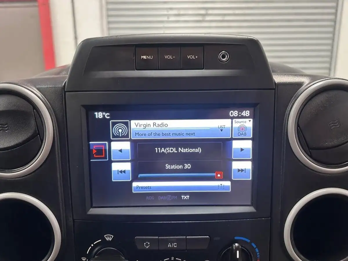 2015-citroen-berlingo-16td-l1625-enterprise-special-edition-panel-big-15