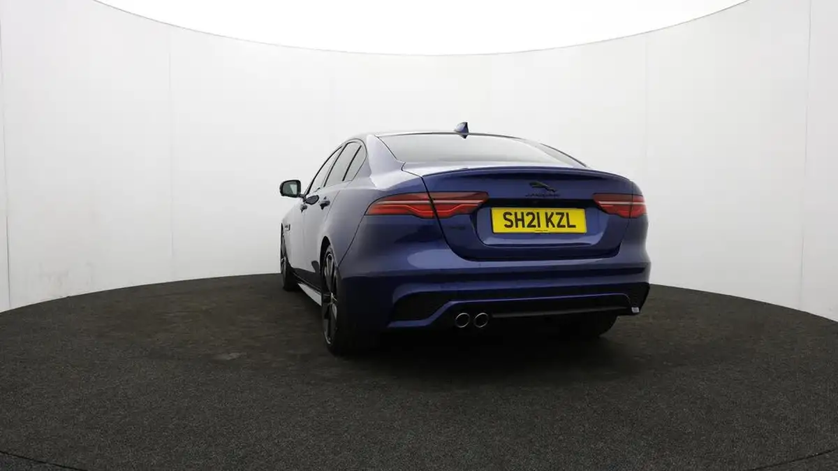 2021-jaguar-xe-20-d200-r-dynamic-black-big-9
