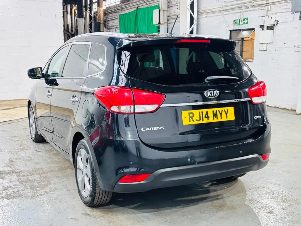 2014-kia-carens-17-crdi-2-134bhp-auto-big-5