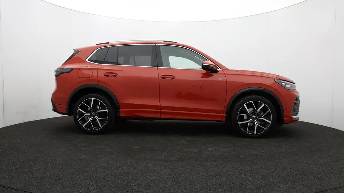 2024-volkswagen-tiguan-15-etsi-r-line-big-45