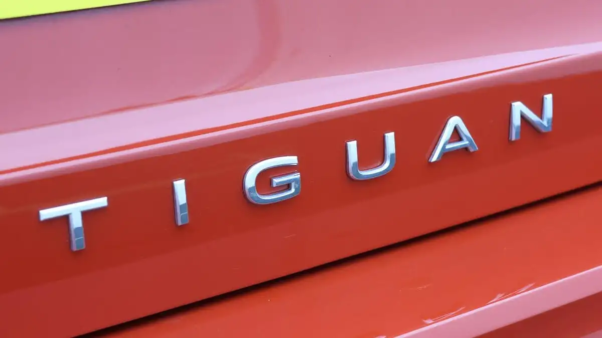 2024-volkswagen-tiguan-15-etsi-r-line-big-21