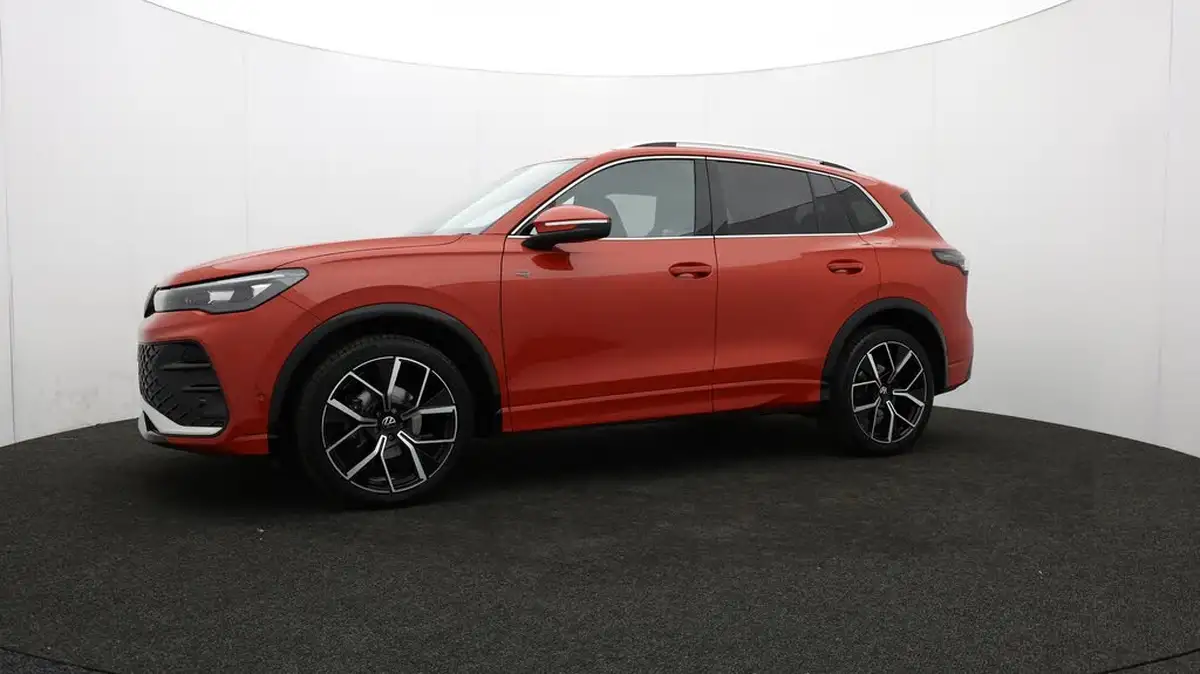 2024-volkswagen-tiguan-15-etsi-r-line-big-69