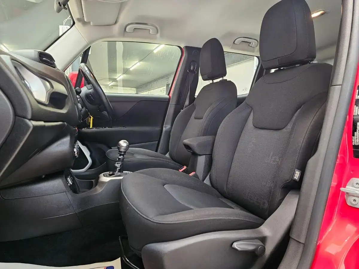2015-jeep-renegade-16-multijet-ii-longitude-ss-big-24