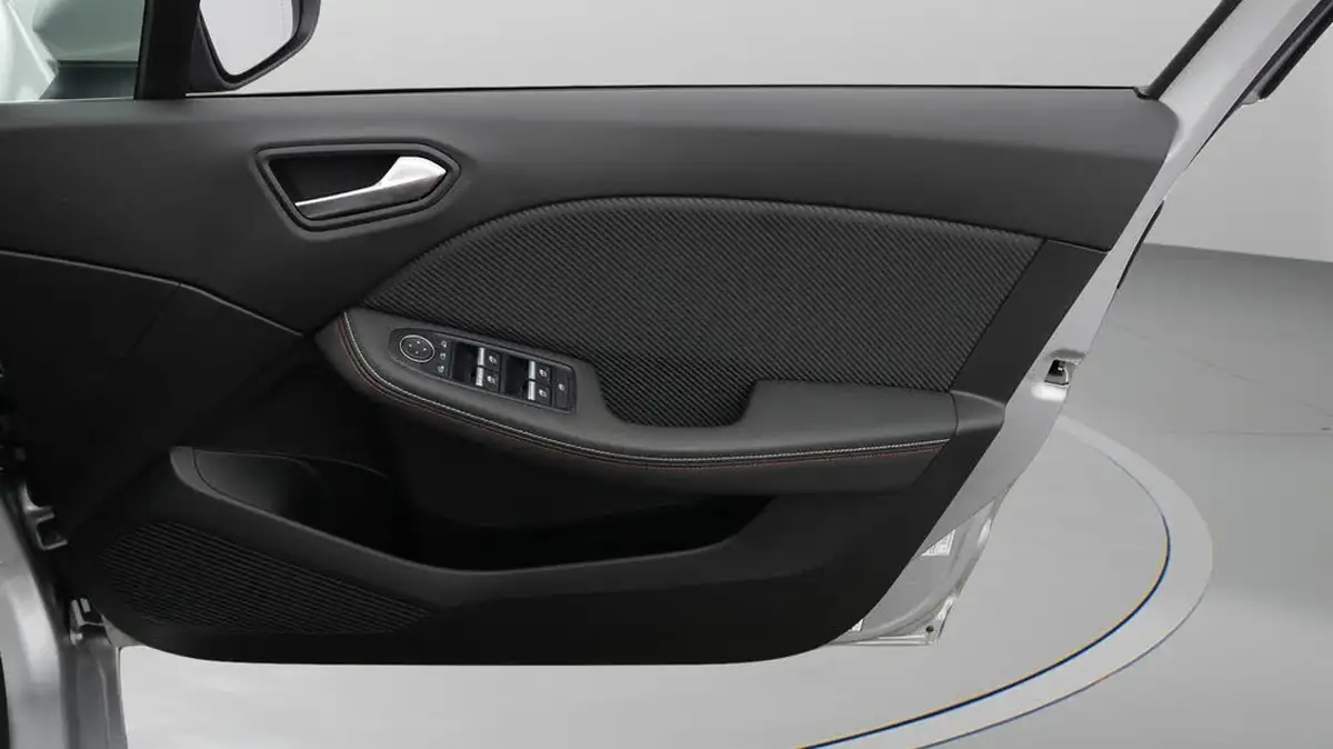 2021-renault-clio-10-tce-rs-line-100bhp-big-15