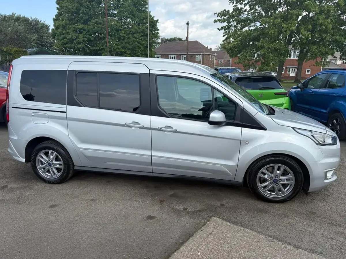 2022-ford-grand-tourneo-connect-15-titanium-120ps-ecoblue-1499cc-powershift-big-33