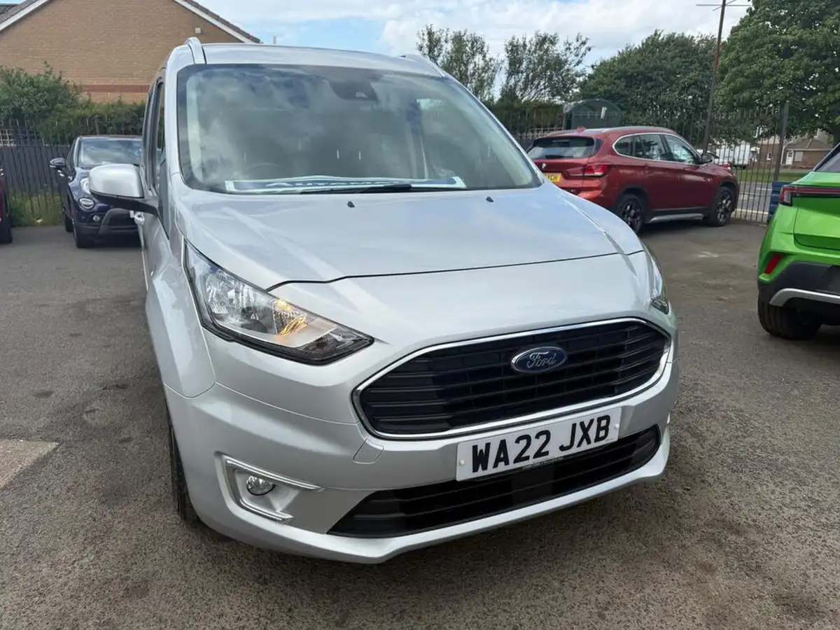 2022-ford-grand-tourneo-connect-15-titanium-120ps-ecoblue-1499cc-powershift-big-9
