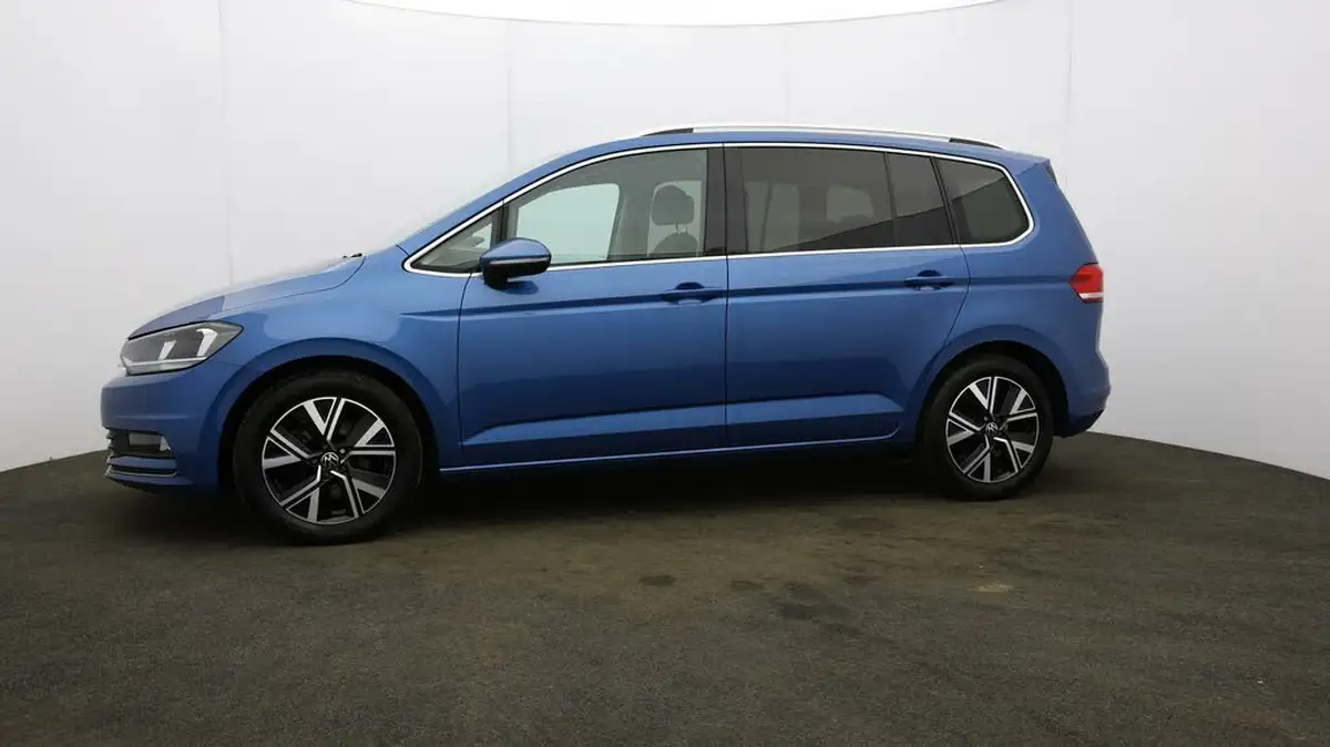 2021-volkswagen-touran-15-tsi-sel-dsg-big-28