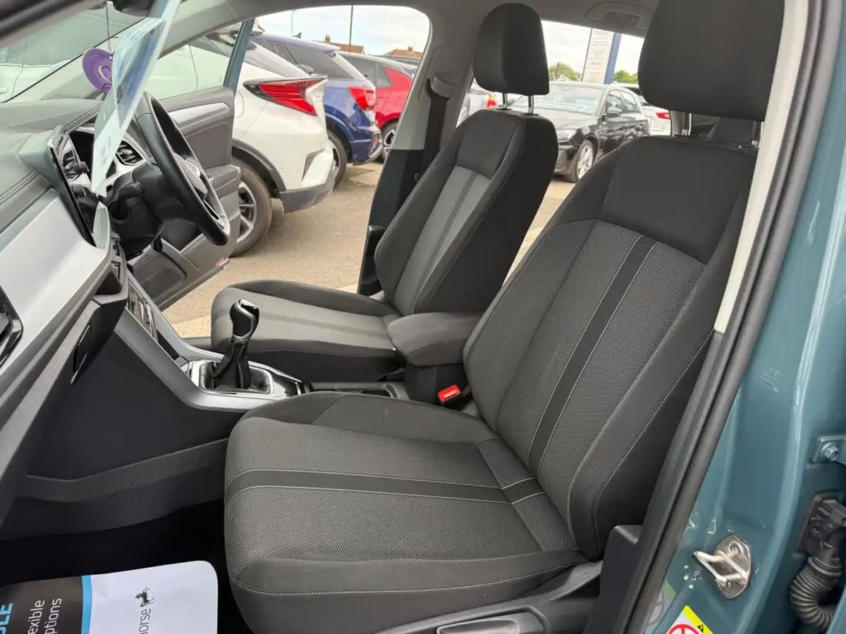 2024-volkswagen-t-roc-10-tsi-life-110ps-big-35