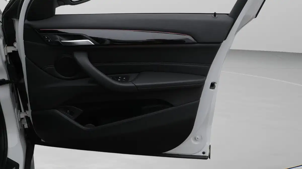 2022-bmw-x1-20-xdrive20i-xline-big-15