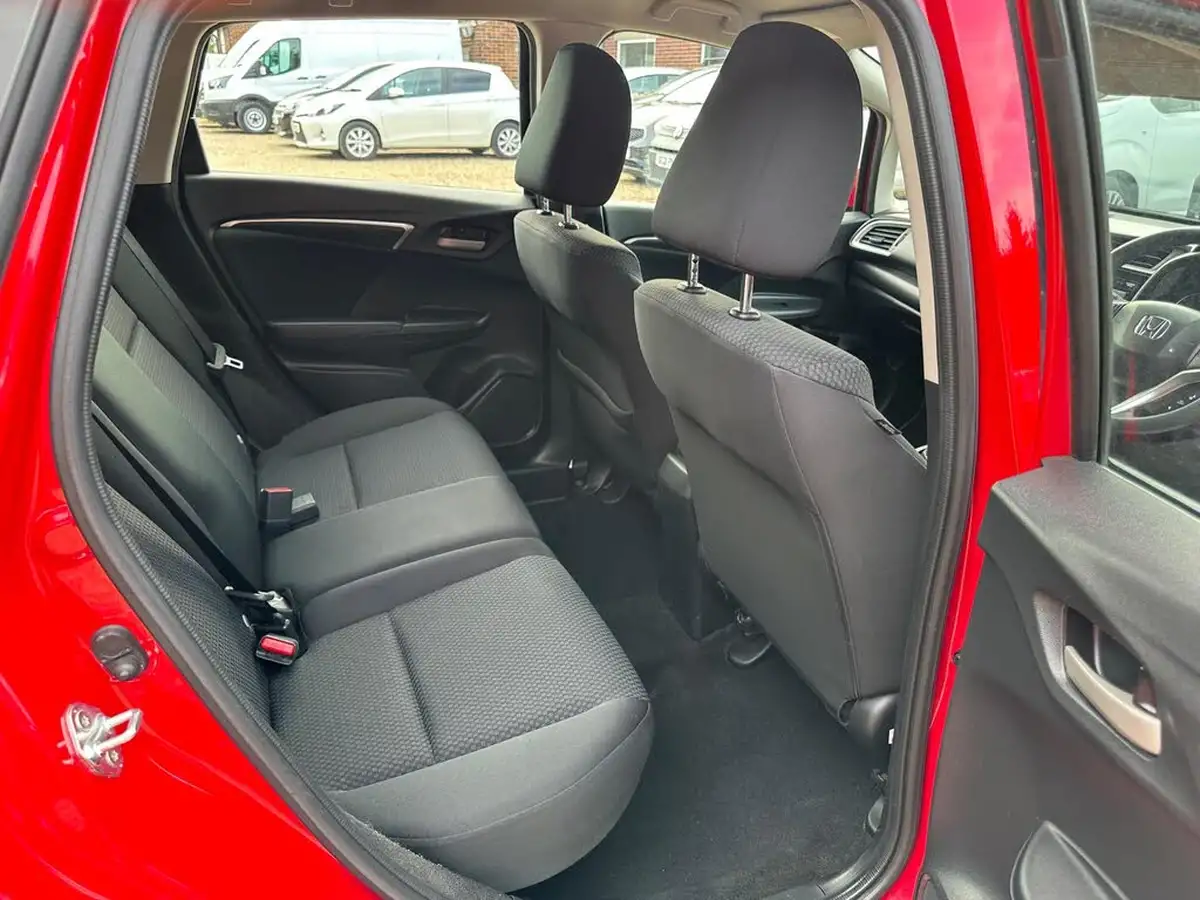 2019-honda-jazz-13-i-vtec-se-big-12