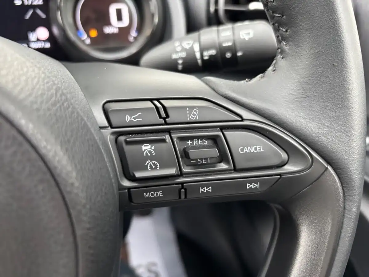 2023-mazda-mazda2-15-agile-big-26