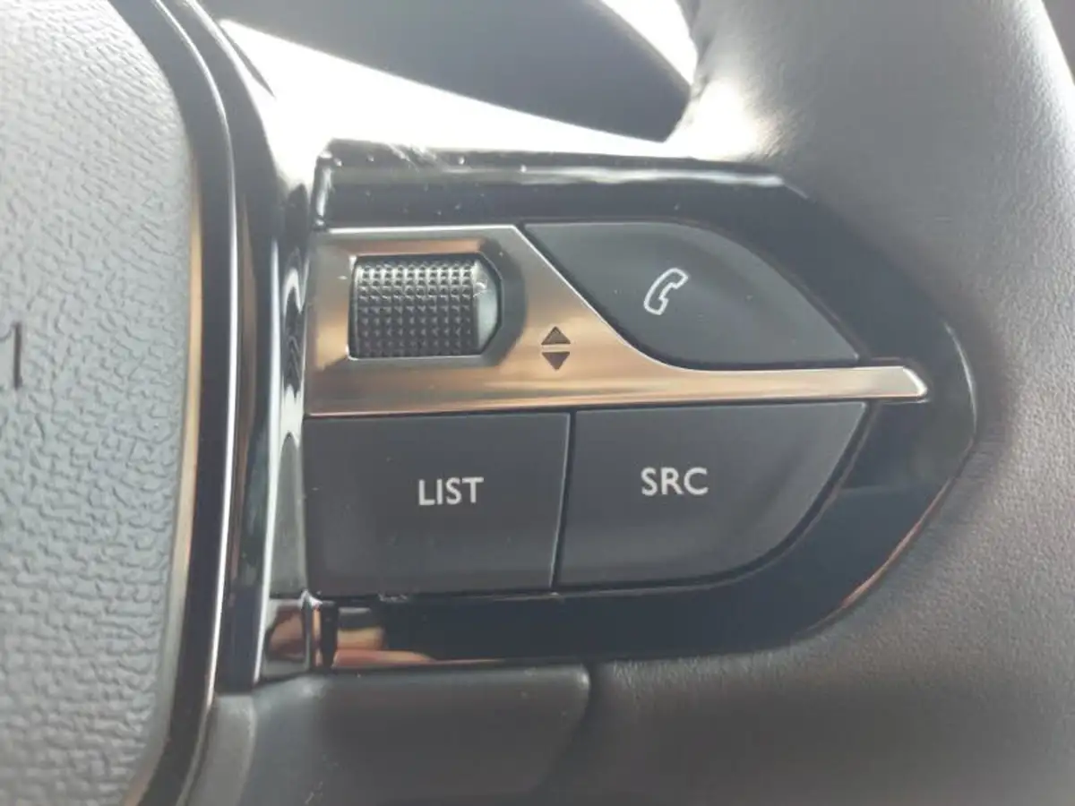 2024-peugeot-2008-suv-12-puretech-allure-130ps-eat8-big-16