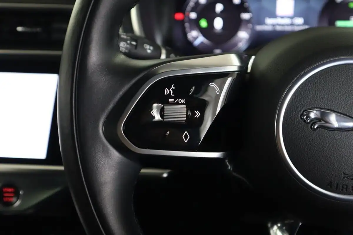 2022-jaguar-i-pace-ev400-hse-black-big-17