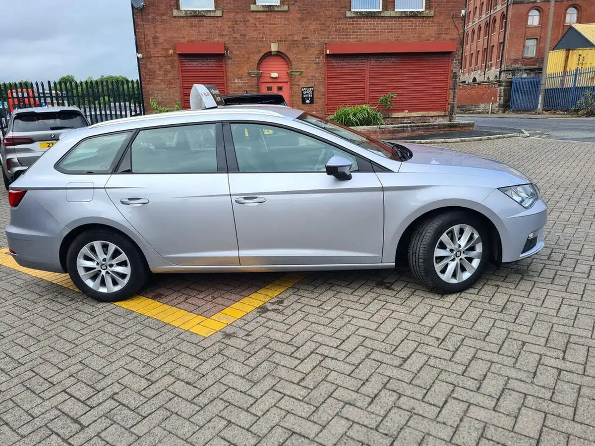 2020-seat-leon-16tdi-se-estate-big-14