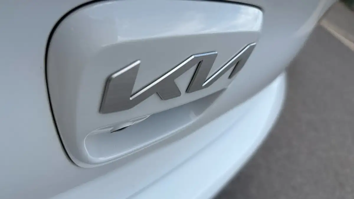 2022-kia-rio-10-t-gdi-2-big-24
