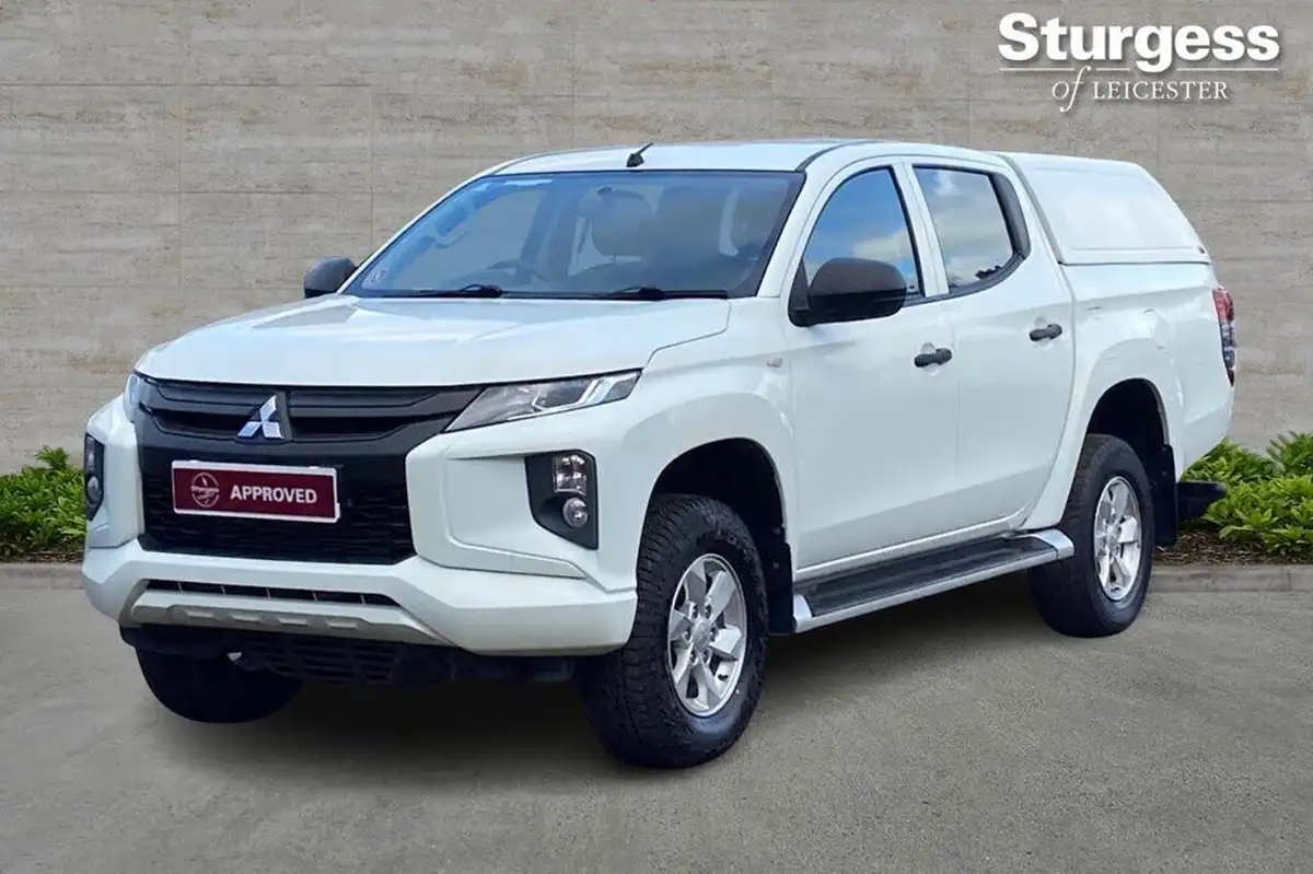 2021-mitsubishi-l200-22di-d-4-life-double-pickup-big-2
