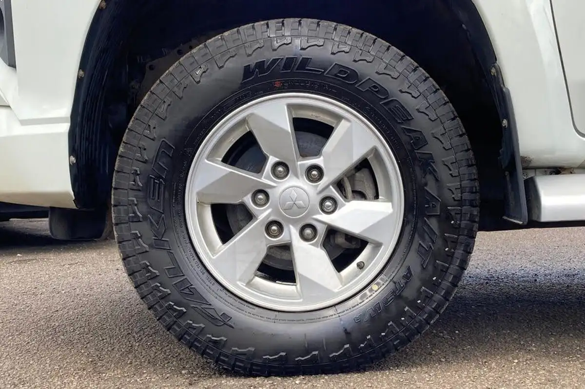 2021-mitsubishi-l200-22di-d-4-life-double-pickup-big-26