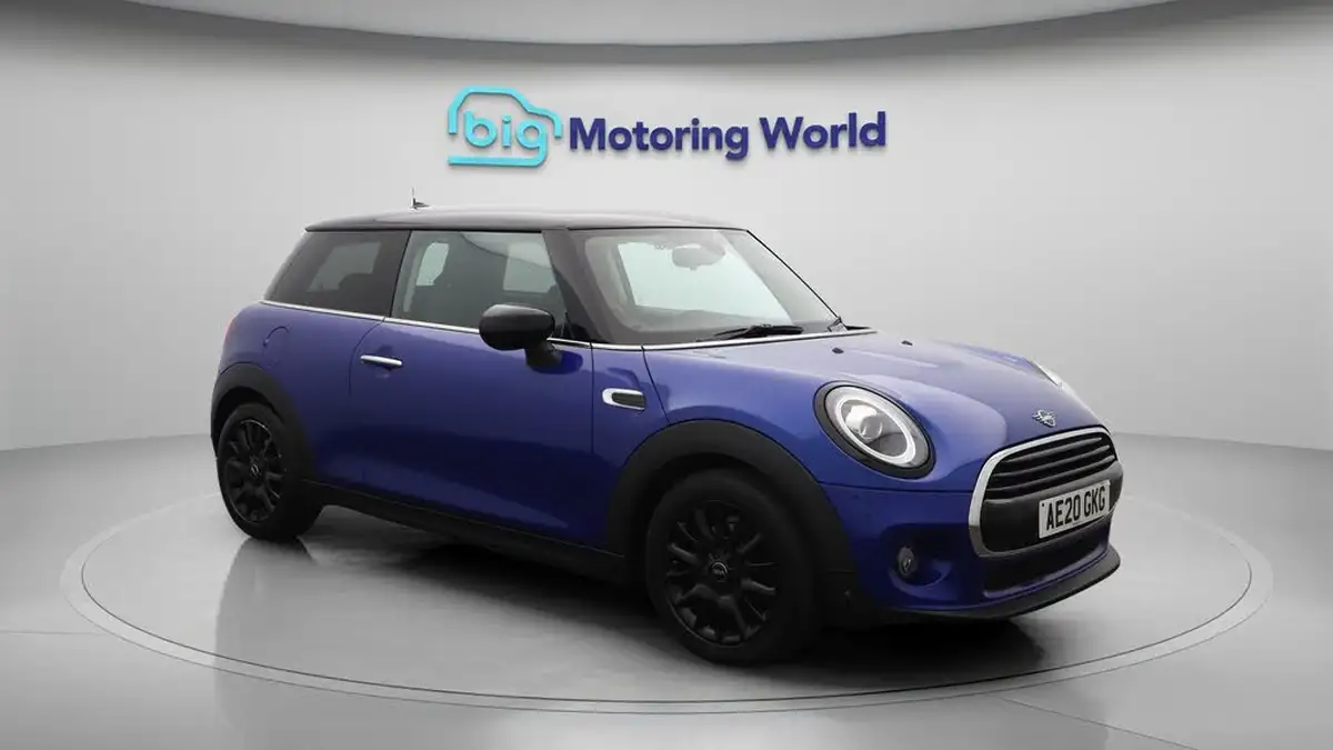 2020-mini-cooper-15-cooper-classic-nav-hatchback-3d-big-1