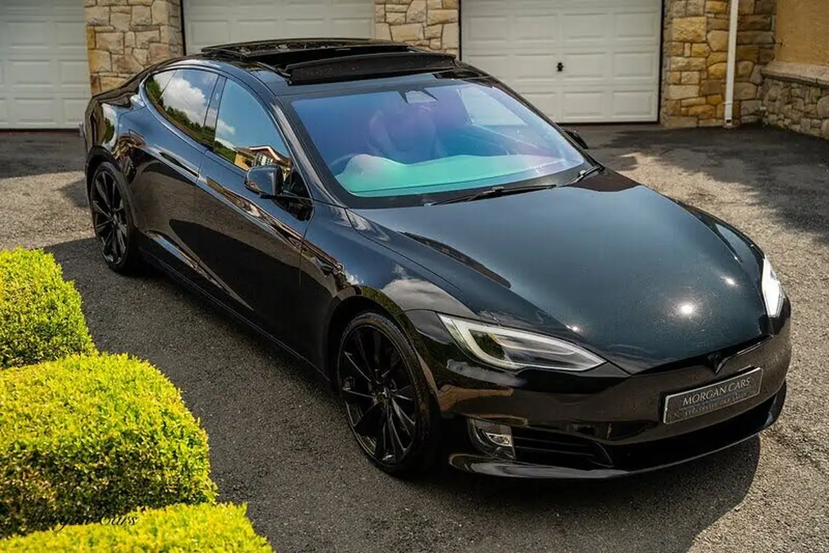 2017-tesla-model-s-e-90d-311kw-big-61
