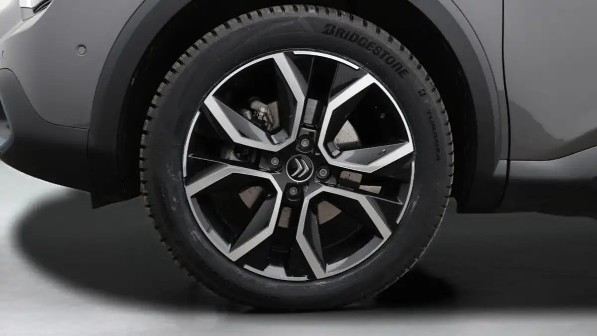 2022-citroen-c4-e-shine-plus-big-18
