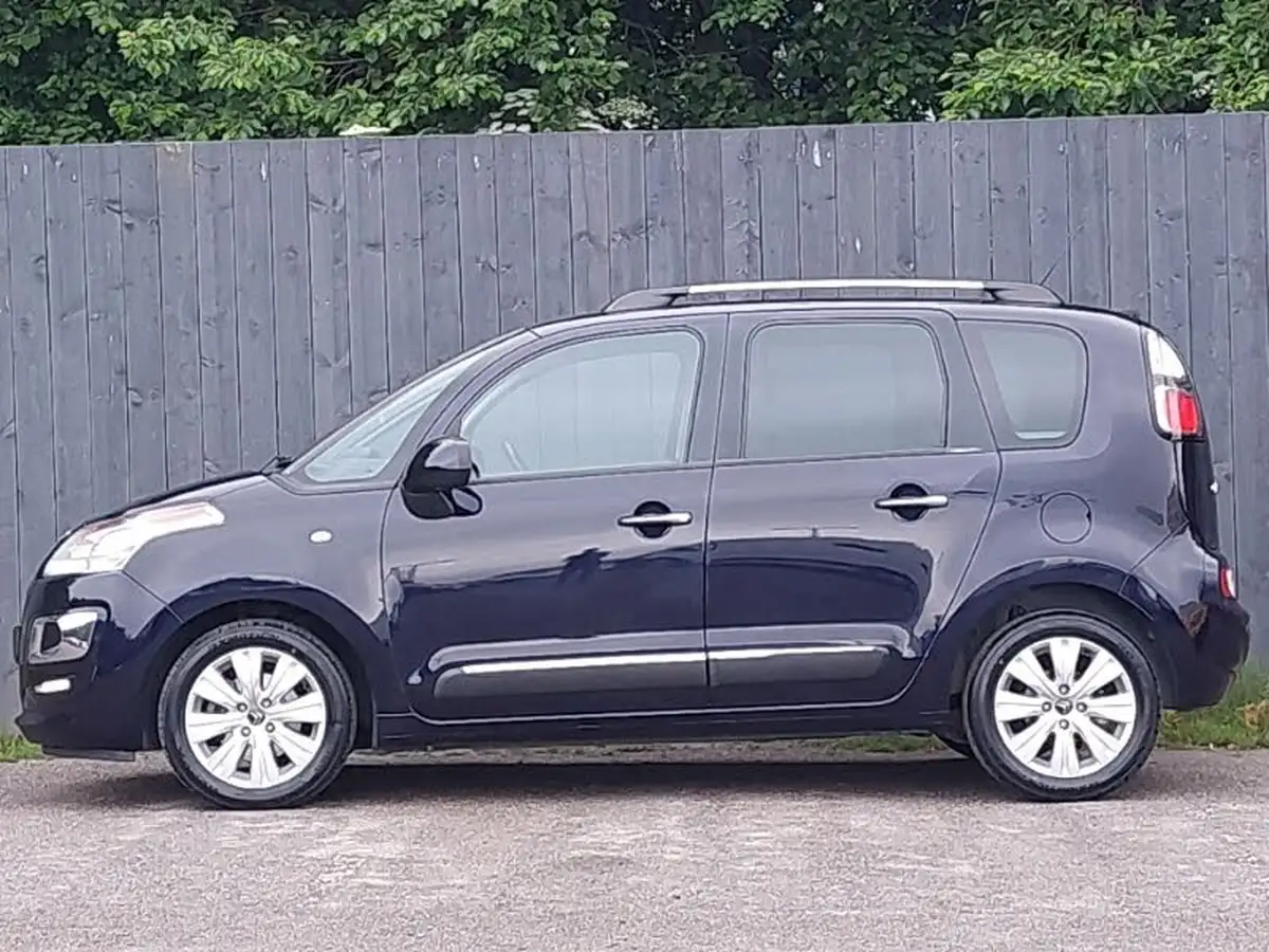 2015-citroen-c3-picasso-16-exclusive-etg6-big-3