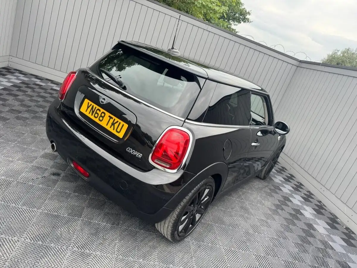 2018-mini-cooper-15-cooper-classic-ss-hatchback-3d-big-16