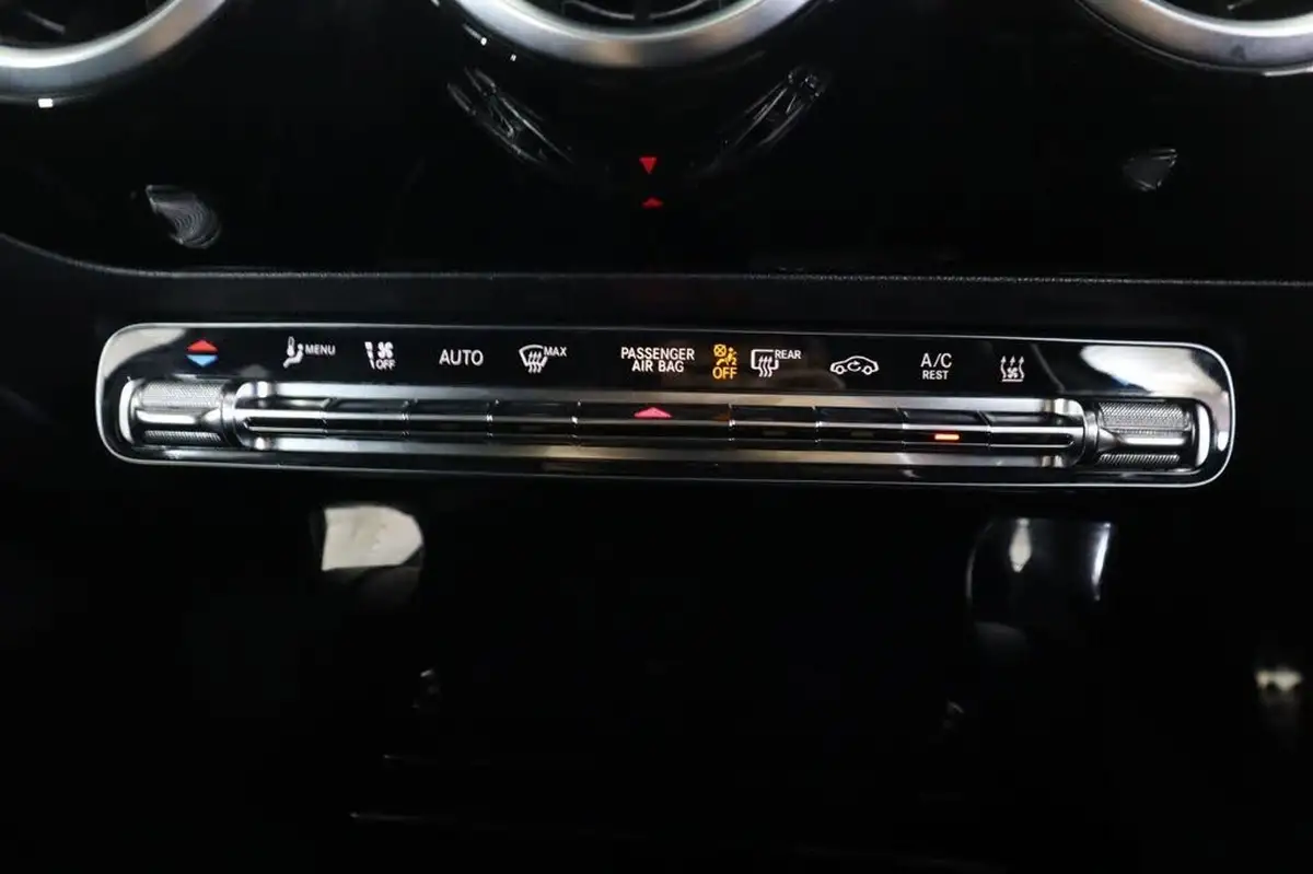 2021-mercedes-benz-a-class-13-a250e-amg-line-hatchback-5d-big-51