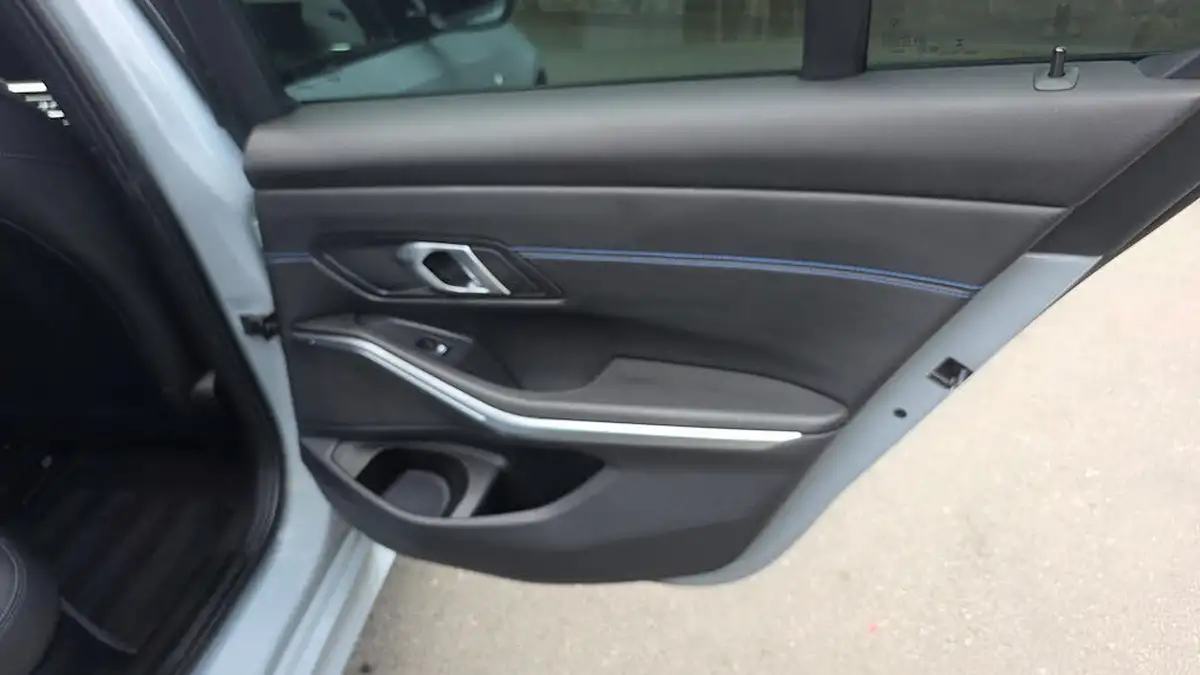 2024-bmw-3-series-20-320i-m-sport-pro-pack-saloon-4d-big-16