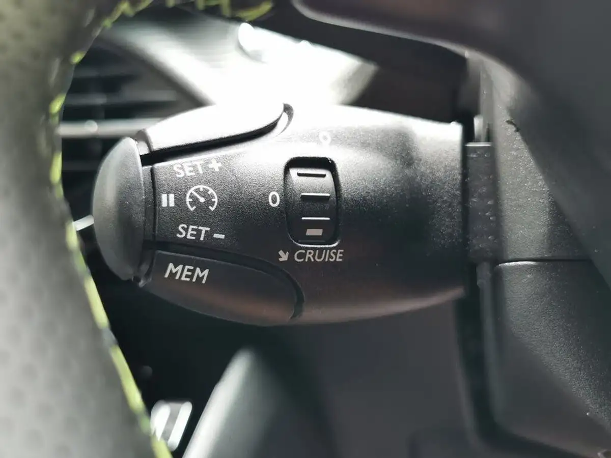 2024-peugeot-208-e-gt-156ps-51kwh-big-24